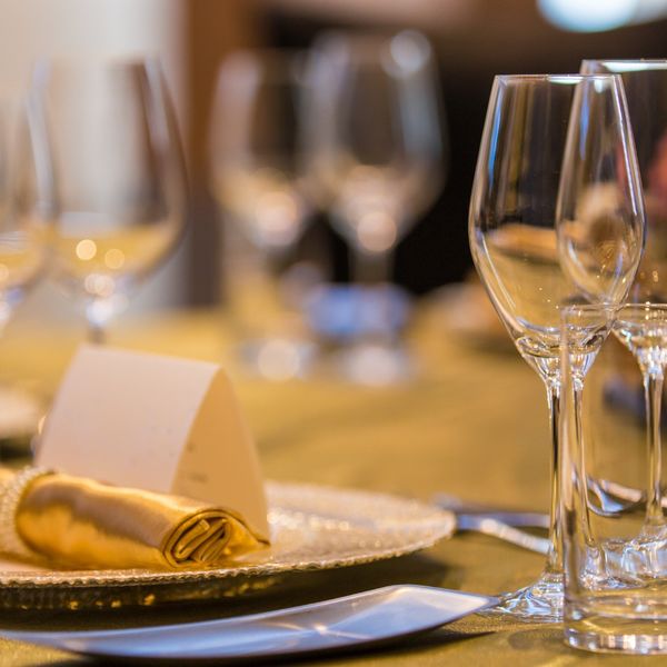 東京のマナー教室ではホテルでの立ち振る舞いを学ぶことができます