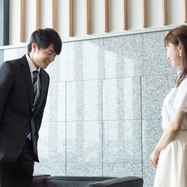 東京にあるマナー教室は女性の方々から人気のコースがあります